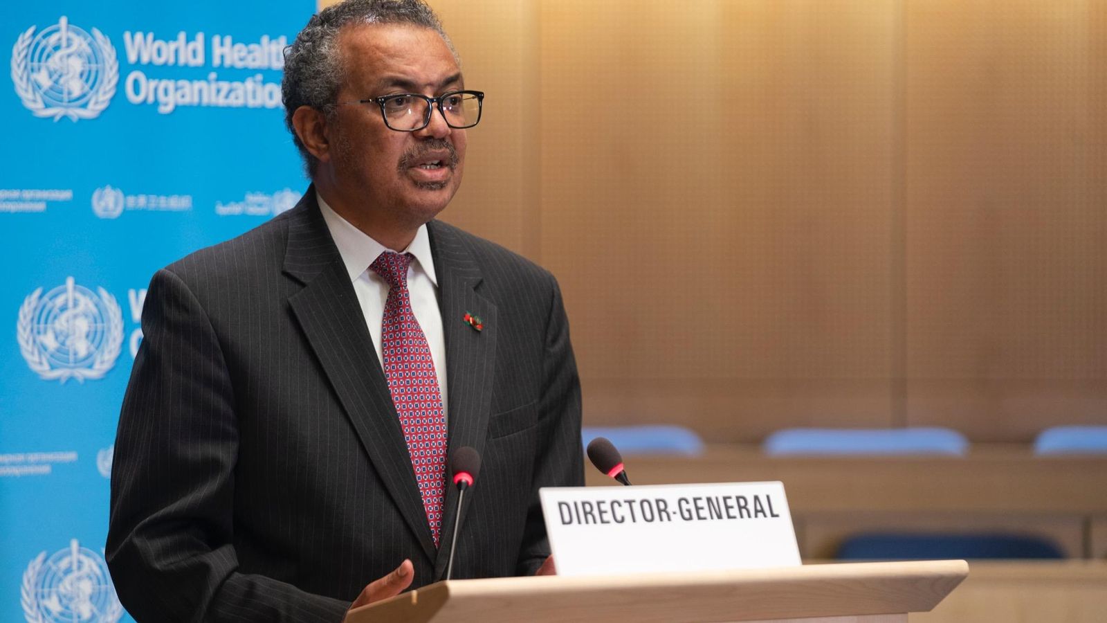 El director general de l'OMS aquest dilluns, en roda de premsa
