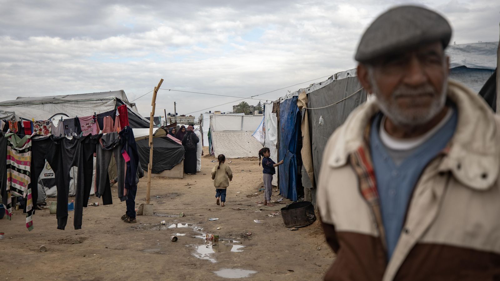 Refugiats palestins als camps de refugiats de Rafah, apegats a la frontera amb Egipte