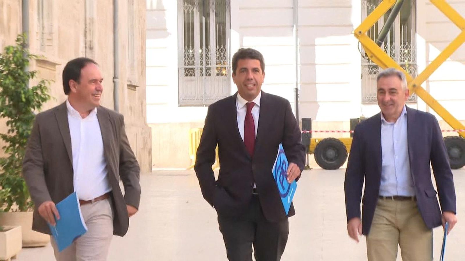 Carlos Mazón, acompanyat de Juanfran Pérez Llorca i Miguel Barrachina