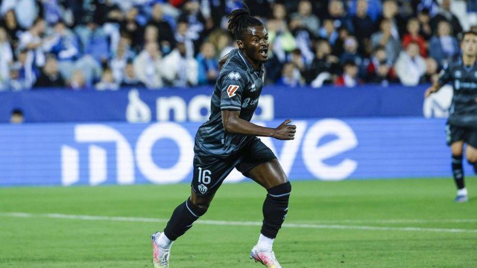 Cipenga celebra el gol