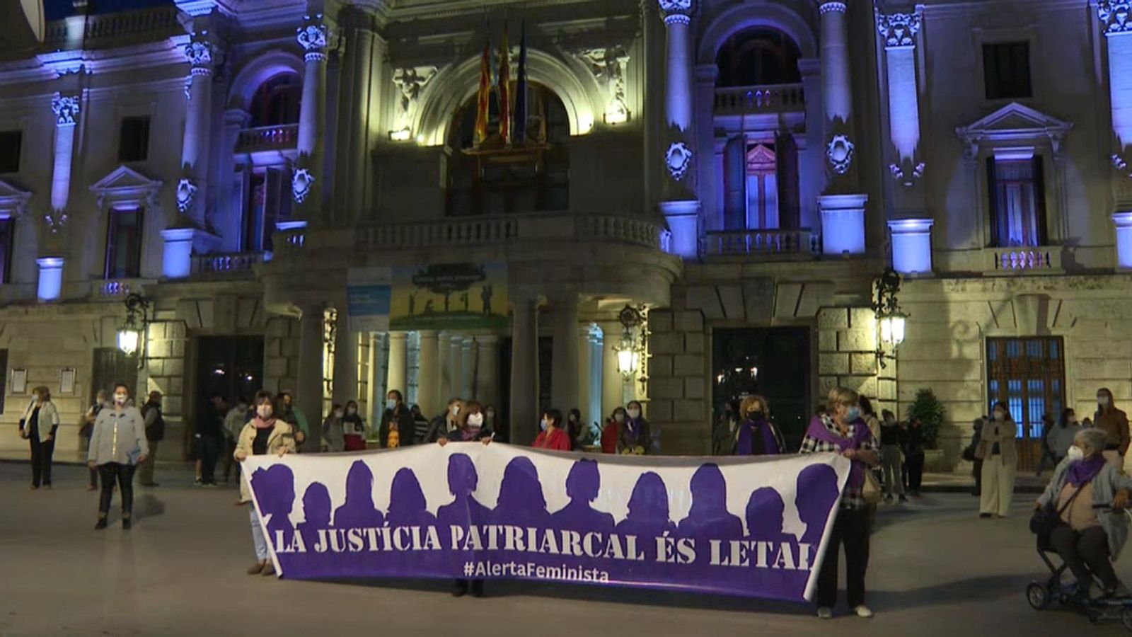 Protesta a la plaça de l'Ajuntament de València, aquest divendres