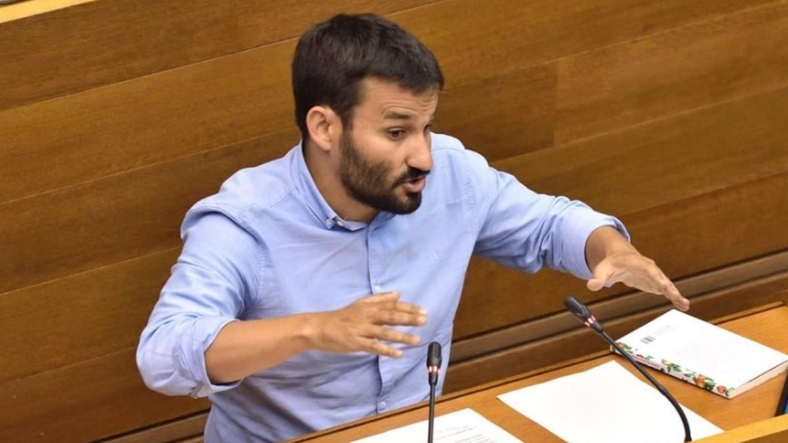 El conseller d'Educació, Vicent Marzà, en una imatge d'arxiu durant una intervenció a les Corts
