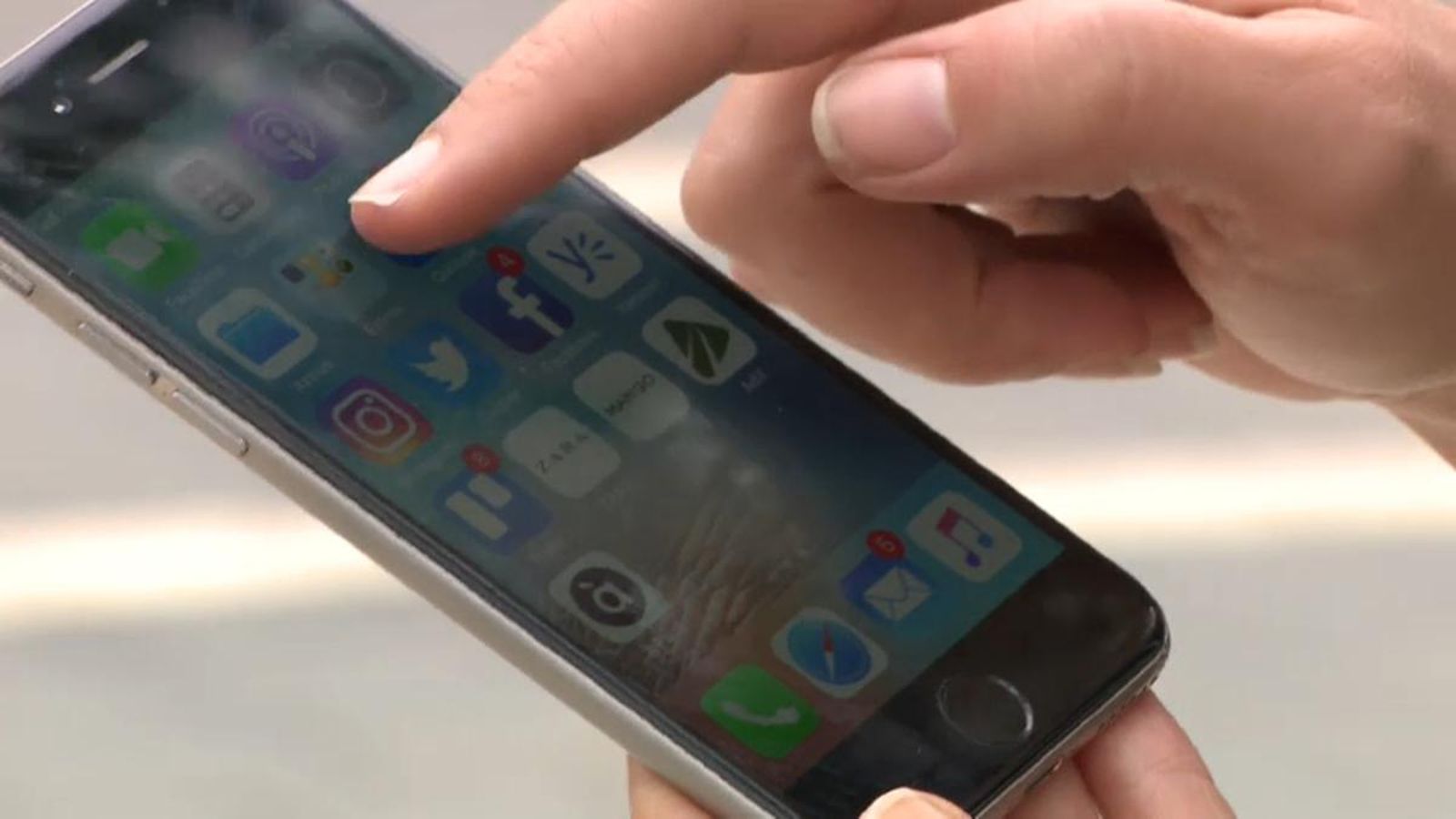 El col·legi Jaume I de Castelló ha oferit a l'alumnat un taller per a previndre l'addicció als mòbils amb l'assistència d'Amparo Marco