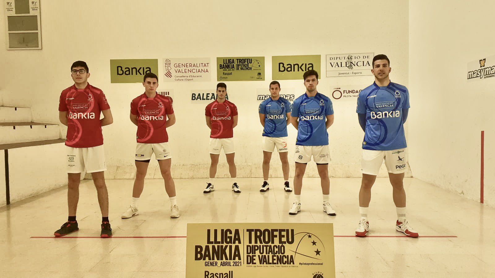 L'equip de Tonet IV (roig, centre) és el lider destacat en la modalitat de raspall