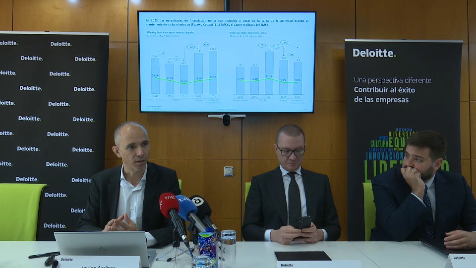 Presentació de l'informe "Situació i perspectives del sector ceràmic" elaborat per Deloitte