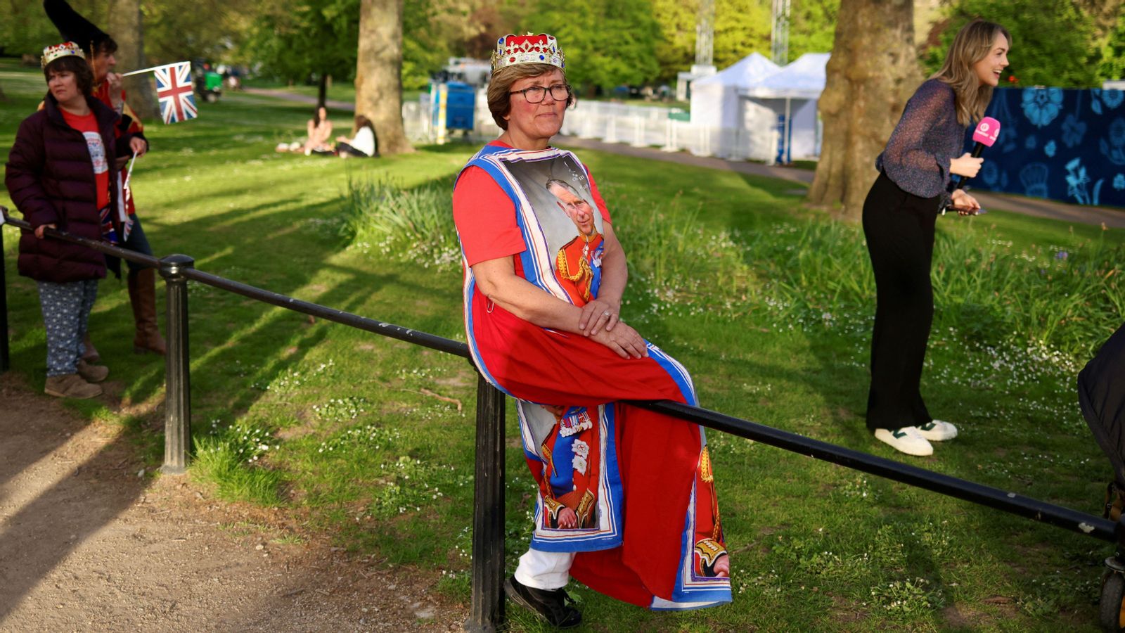 L'eufòria per l'esdeveniment que viurà Londres dissabte ha portat algunes, fins i tot, a lluir una disfressa especial per a l'ocasió