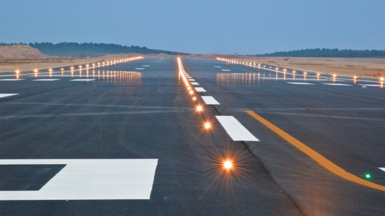 Els escolars podran veure com aterren o s'enlairen els avions a l'aeroport de Castelló