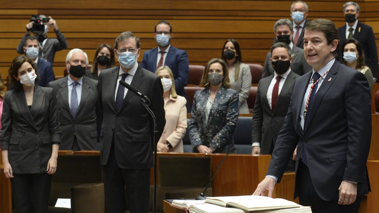 Alfonso Fernández Mañueco pren possessió com a president de la Junta de Castella i Lleó Alfonso Fernández Mañueco pren possessió com a president de la Junta de Castella i Lleó
