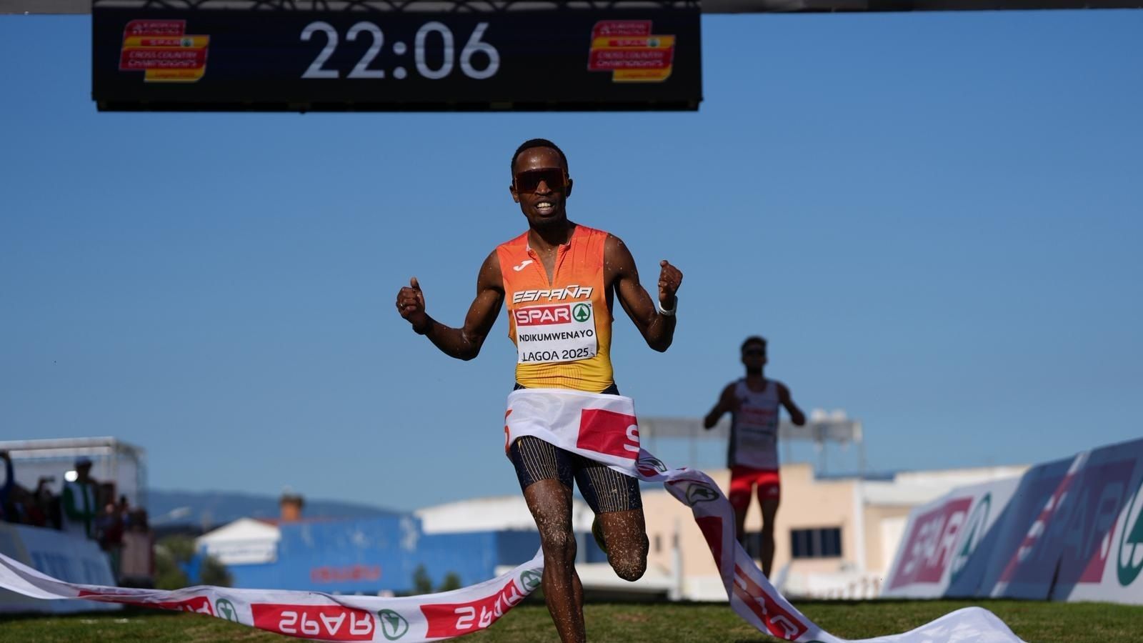 Ndikumwenayo, en l'arribada a meta