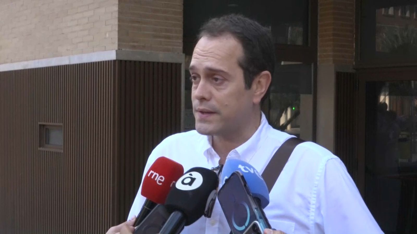 Declaracions de l'alcalde de Cheste, José Morell, a les portes dels jutjats de Catarroja