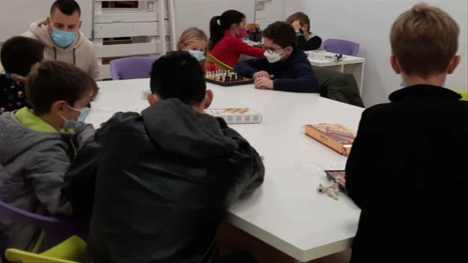 Mares i pares reivindiquen una atenció especialitzada per als xiquets amb TDAH