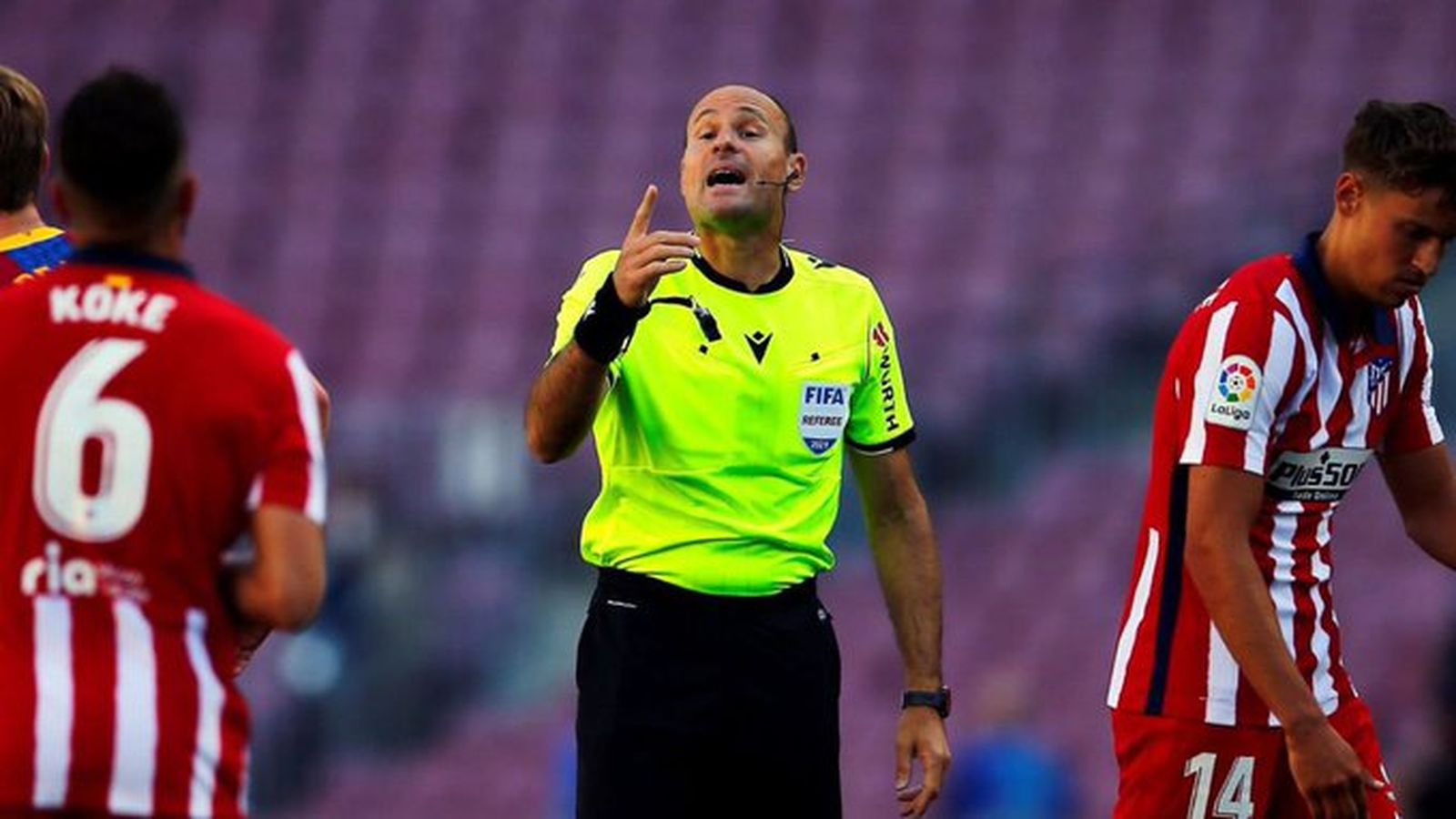 L'àrbitre valencià, Antonio Mateu lahoz