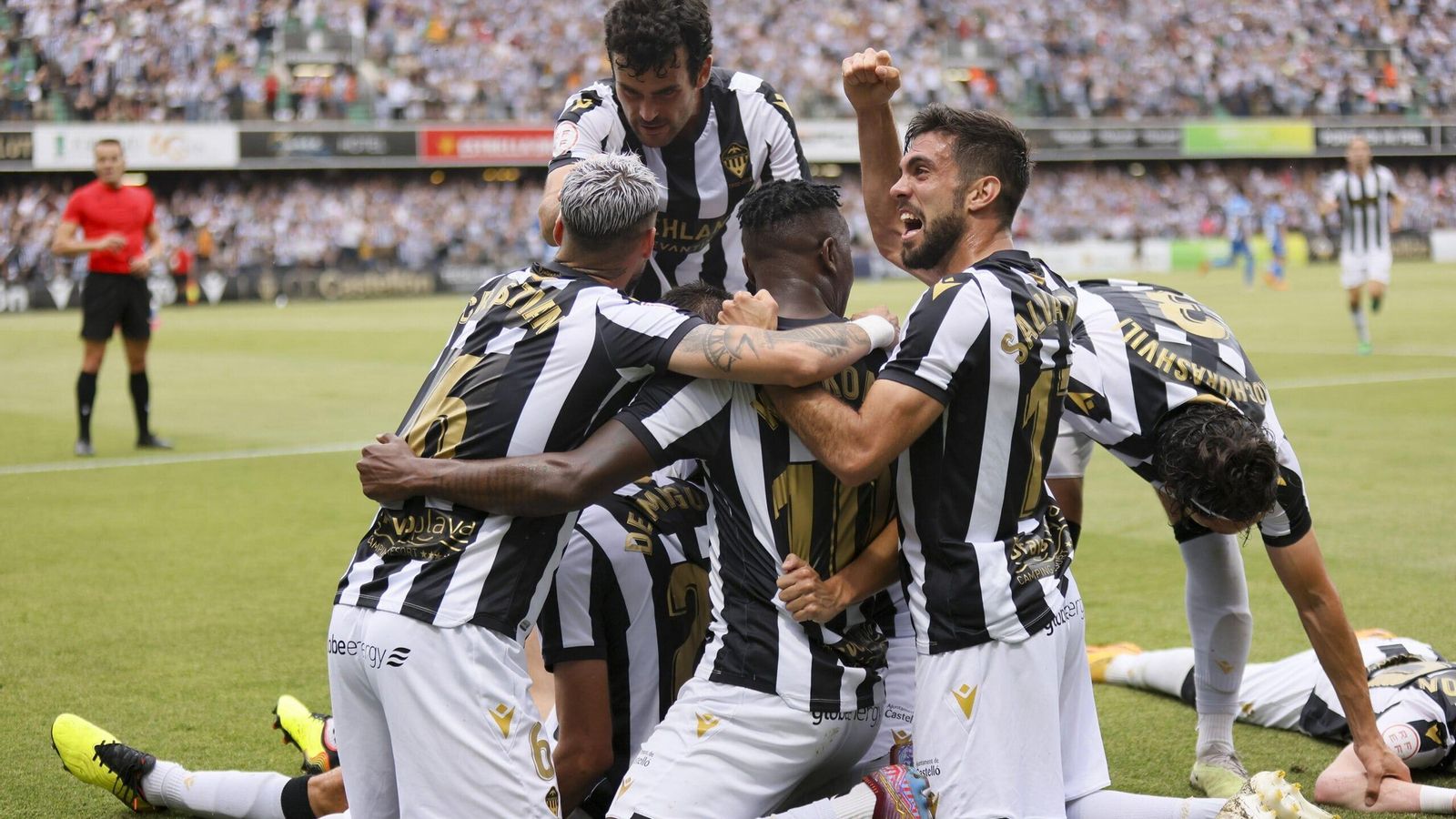 Diumenge el Castelló disputarà el primer dels dos partits que li resten per a tor-nar al futbol professional