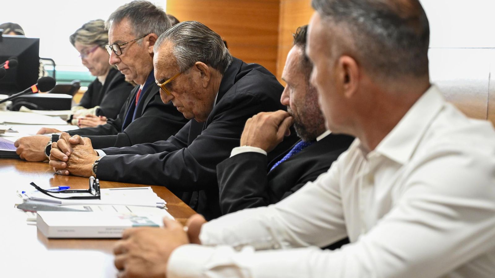 Carlos Fabra, al jurat: "No tinc on caure'm mort"