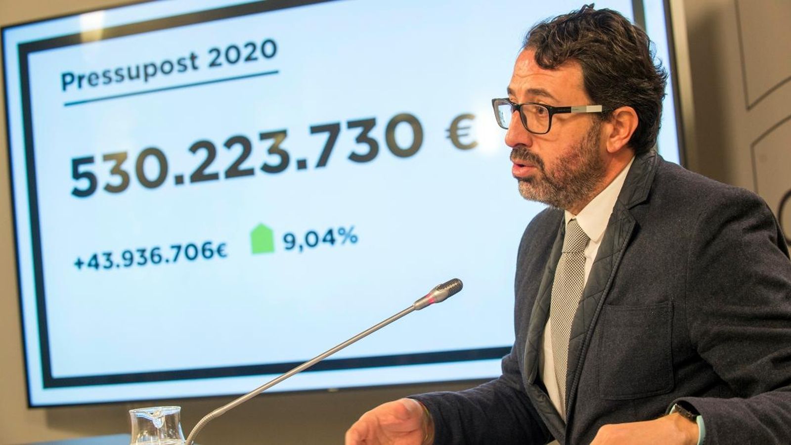 El diputat provincial d'Hisenda, Vicent Mascarell, ha presentat aquest divendres el pressupost de la Diputació de València
