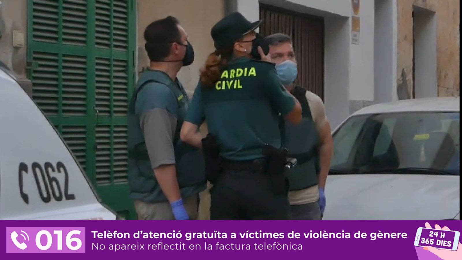 Agents de la Guàrdia Civil al domicili de Sa Pobla (Mallorca) on estaven els cadàver de mare i fill