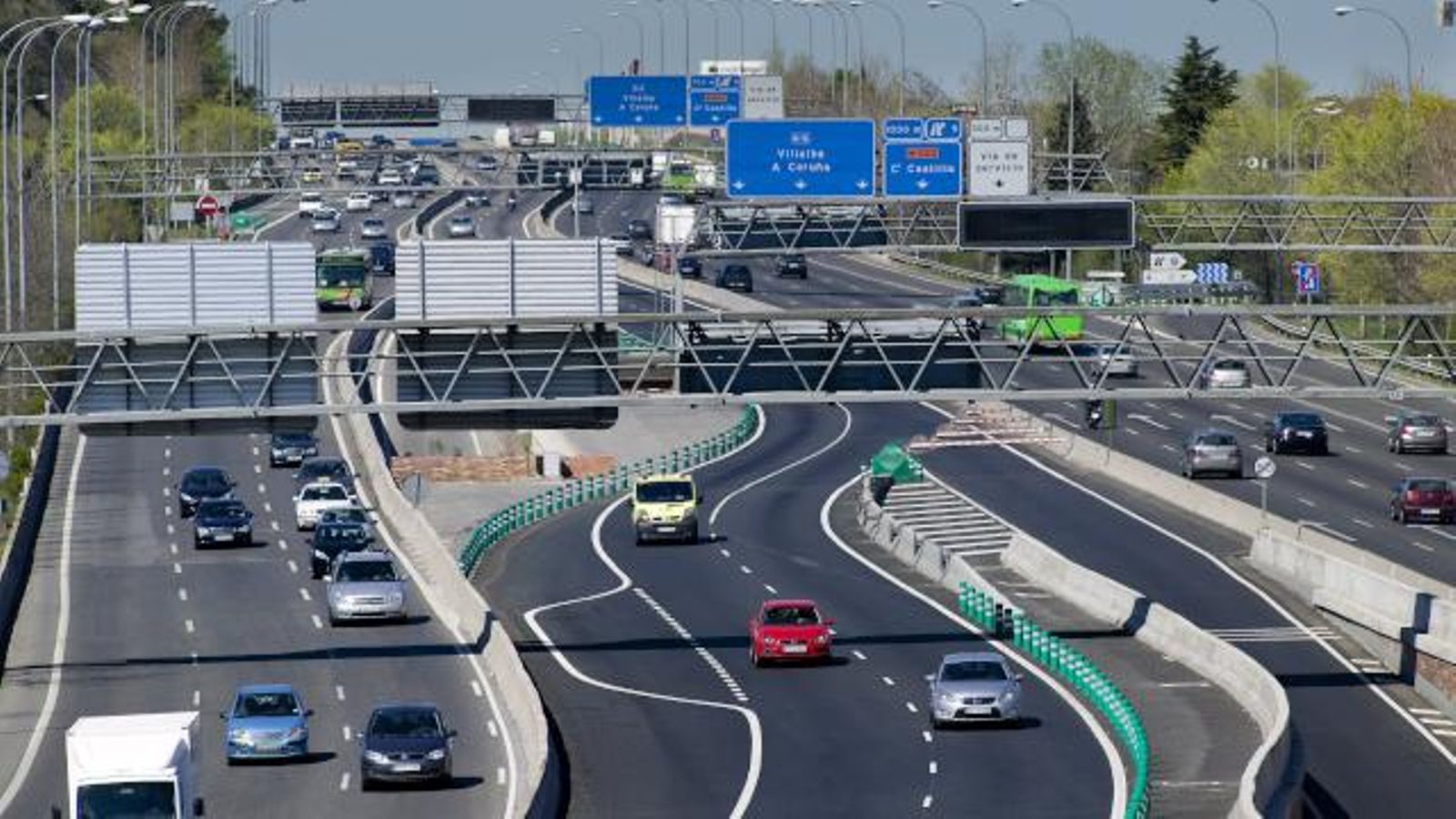 Trànsit a les carreteres, en arxiu La Direcció General de Trànsit preveu 8,4 milions de desplaçaments en dues jornades