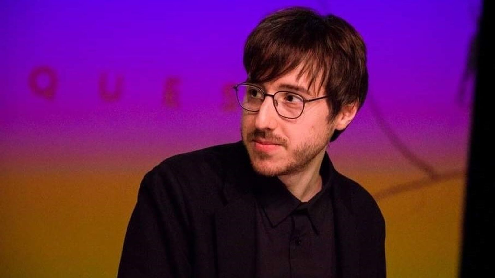 Víctor Benavides s'ha alçat amb el Premi de Poesia Vicent Andrés Estellés de Burjassot d'enguany