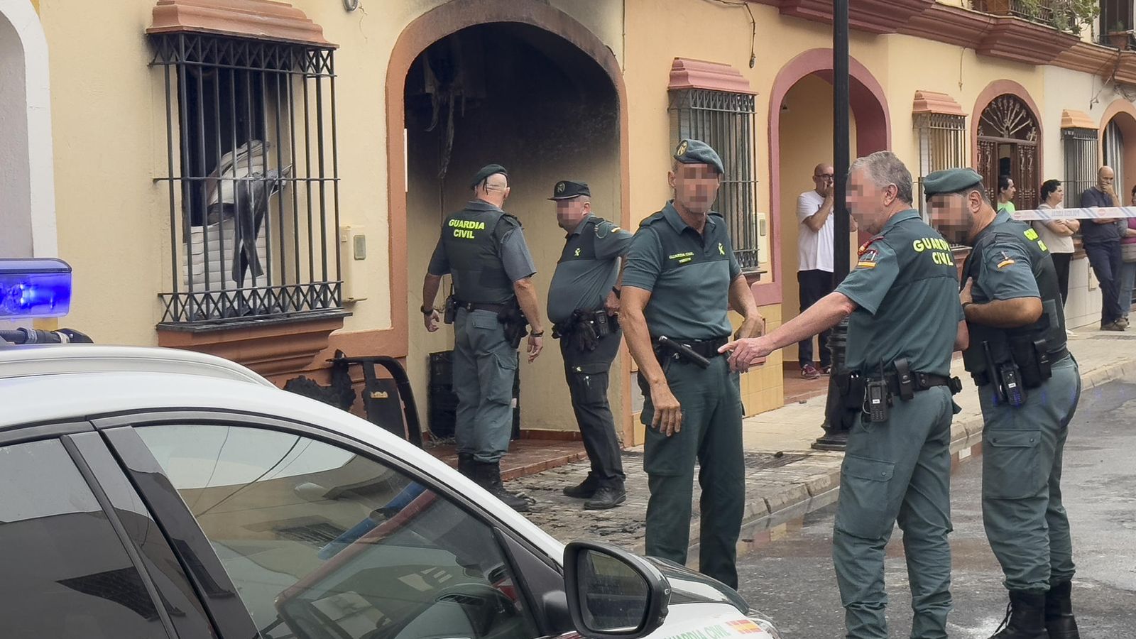 Moren quatre persones d'una mateixa família després d'incendiar-se la seua casa a Guillena (Sevilla)