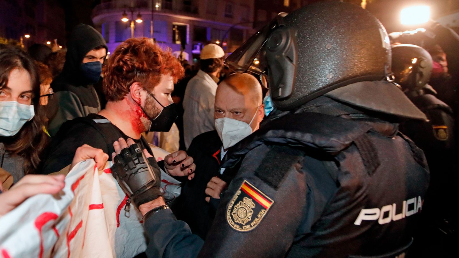 Noves càrregues policials en la manifestació en suport al raper Pablo Hasél