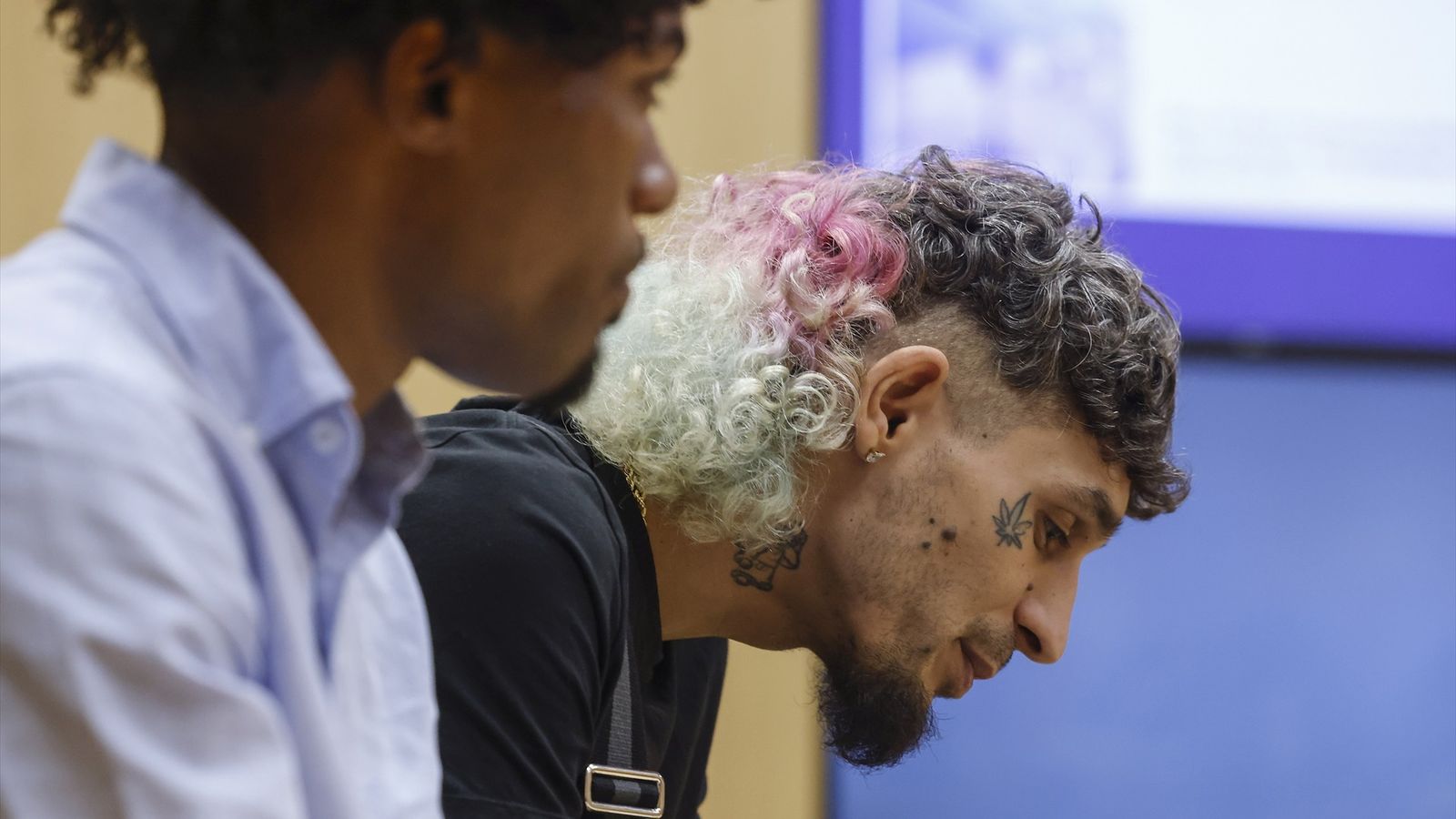 Els rapers "El Jincho" i "Osiris el Enemigo" durant el juí en l’Audiència Provincial de València