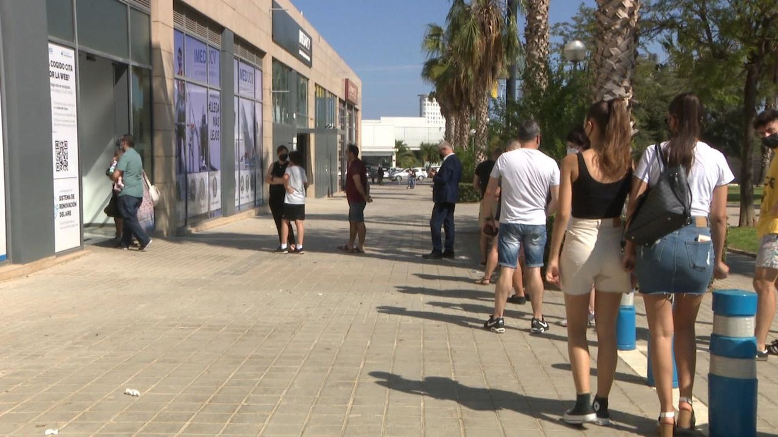 Tornen les cues per a les proves de detecció de la Covid