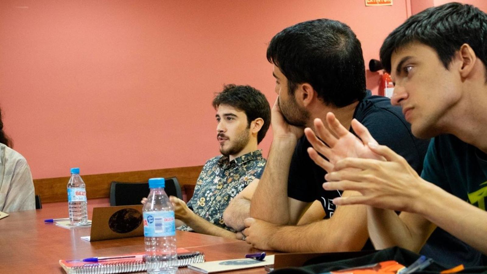Aquests joves realitzadors venen de Barcelona, Benidorm, Oriola, Madrid, Astúries i Sagunt Aquests joves realitzadors venen de Barcelona, Benidorm, Oriola, Madrid, Astúries i Sagunt
