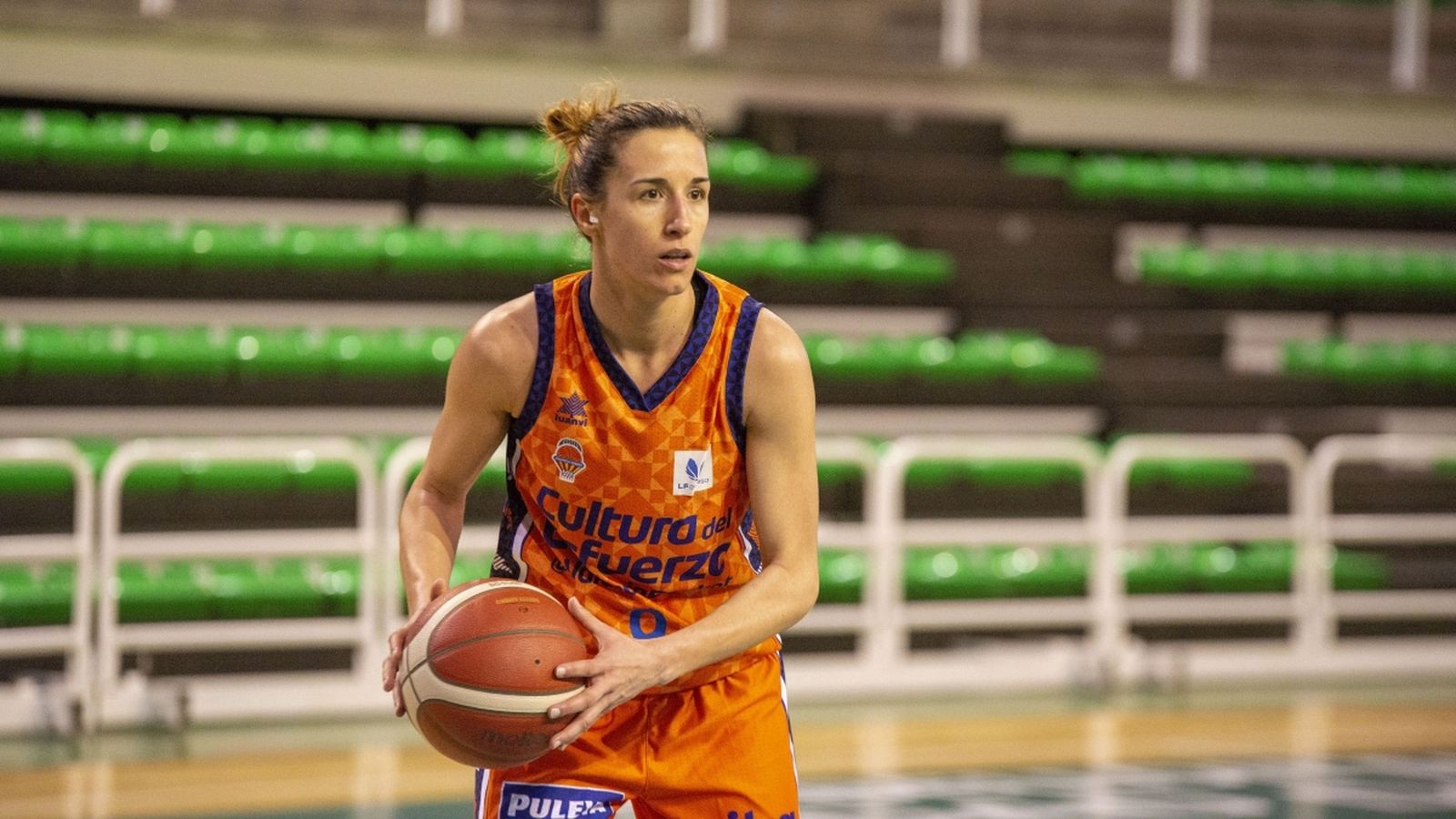 Queralt Casas, en una acció del partit