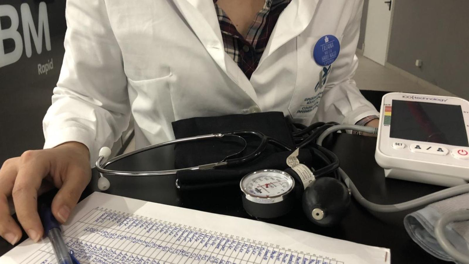 Una infermera, en una imatge d'arxiu