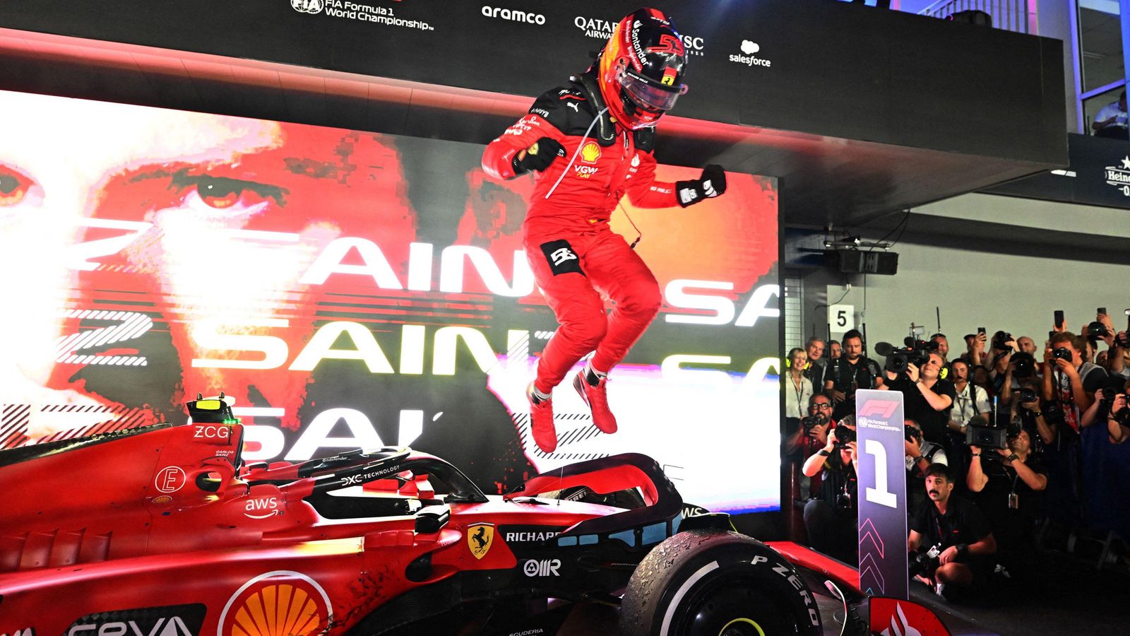 Sainz celebra el triomf