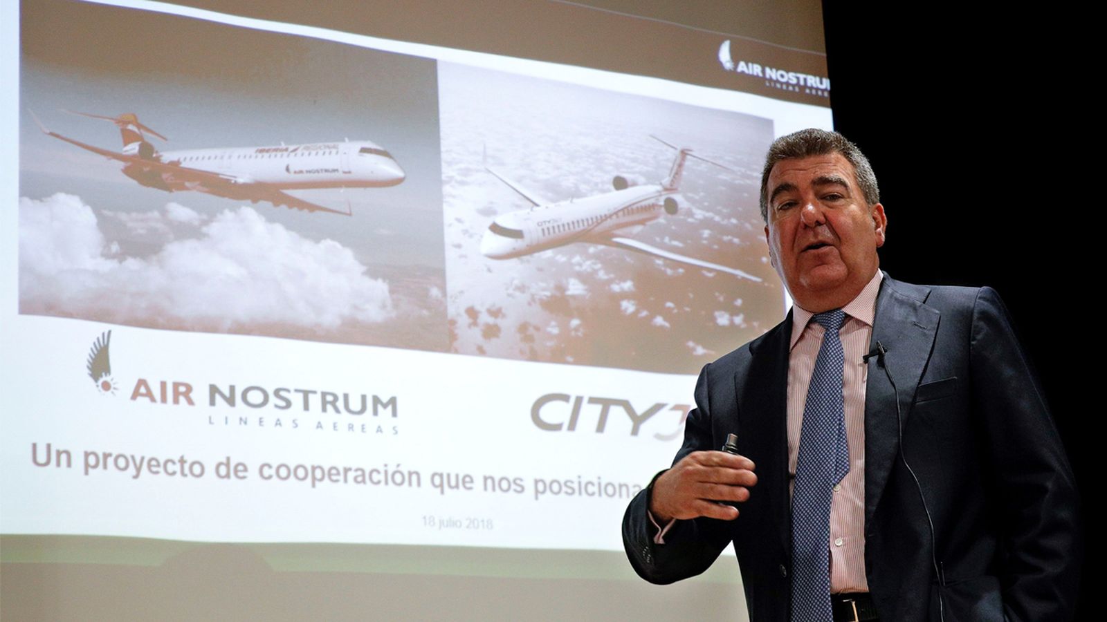 El president d'Air Nostrum, Carlos Bertomeu, ofereix una roda de premsa per a presentar  l’acord per a crear un hòlding amb CityJet