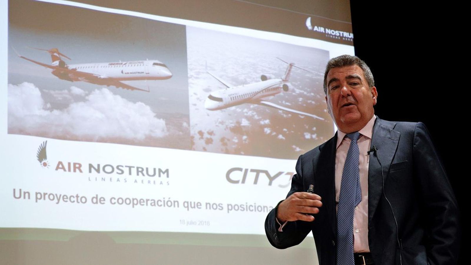 El president d'Air Nostrum, Carlos Bertomeu, ofereix una roda de premsa per a presentar  l’acord per a crear un hòlding amb CityJet