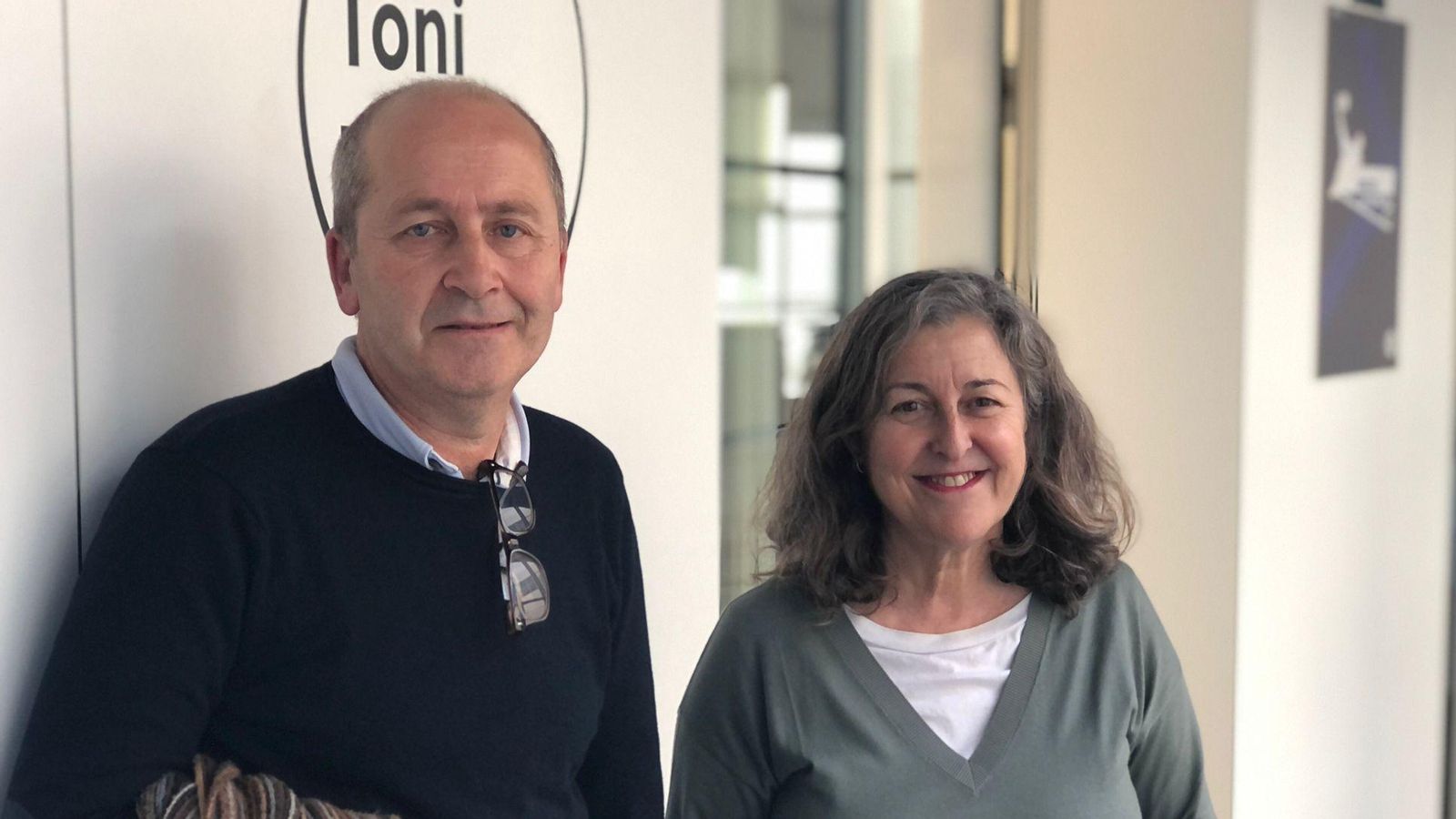 Lola Alfonso i Vicent Climent, documentalistes de Radiotelevisió Valenciana Lola Alfonso i Vicent Climent, documentalistes de Radiotelevisió Valenciana
