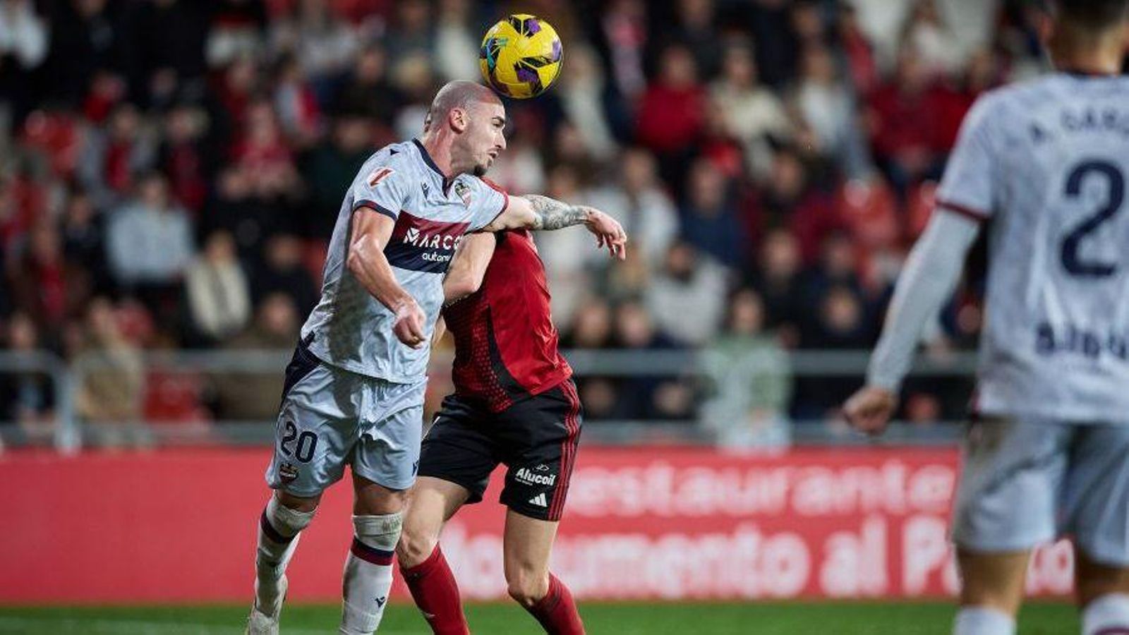 Oriol Rey, en una acció del duel