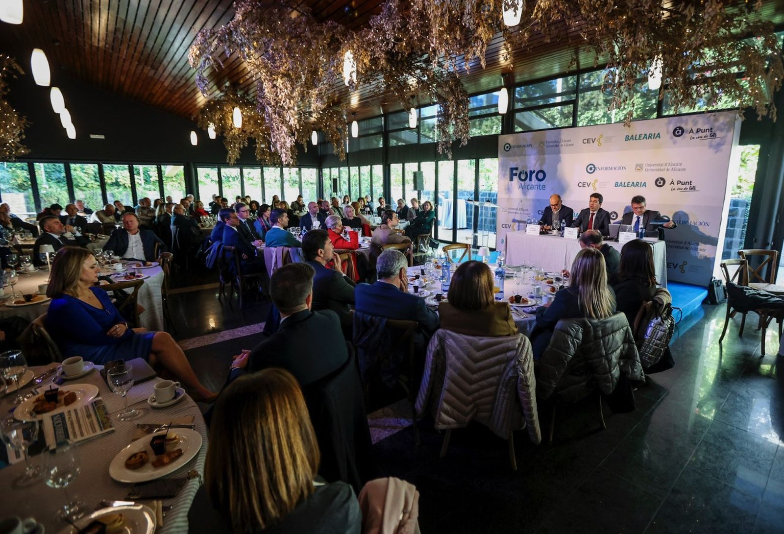Carlos Mazón participa en el Fòrum Alacant