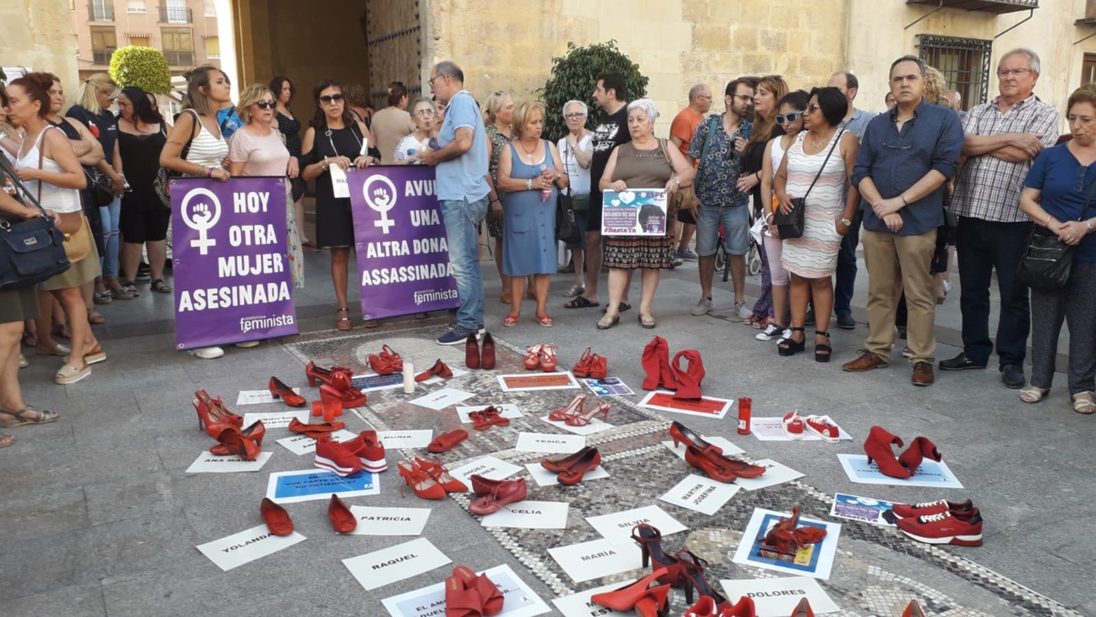 Concentració a Elx en rebuig a la violència masclista