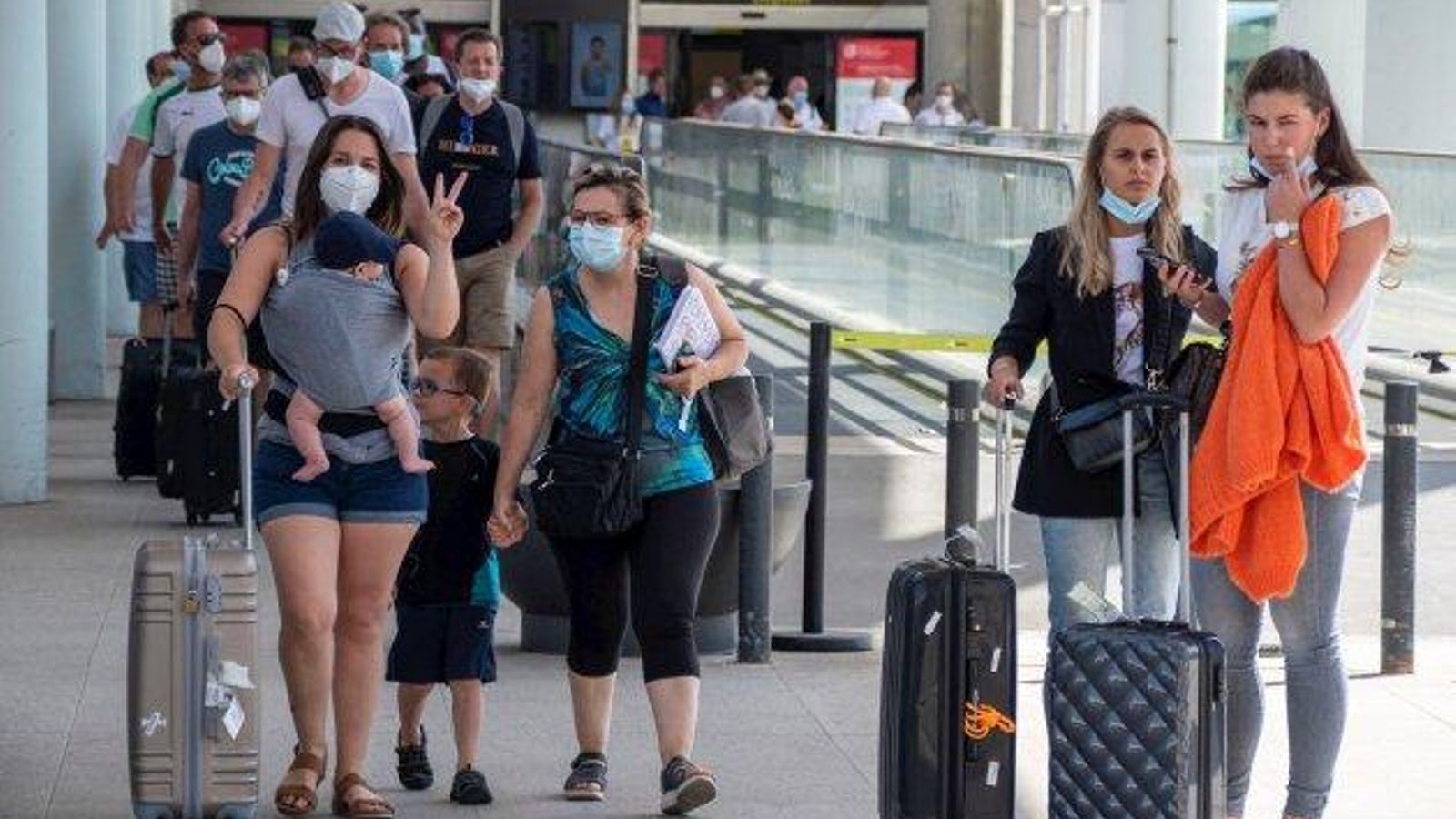 Passatgers arribant a l'aeroport de Palma, aquest mes de juny