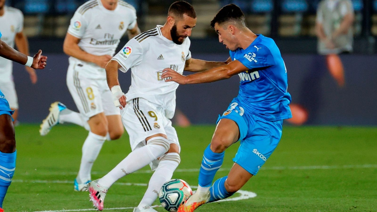 Hugo Guillamón es consolida en el primer equip amb un altre partit notable.