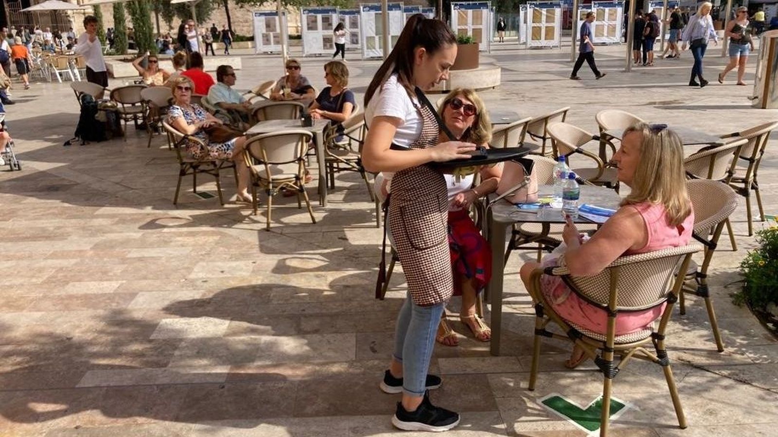 De l'estudi que ha fet Oxfam Intermón es desprén que els sous han baixat més a Espanya que en la mitjana internacional