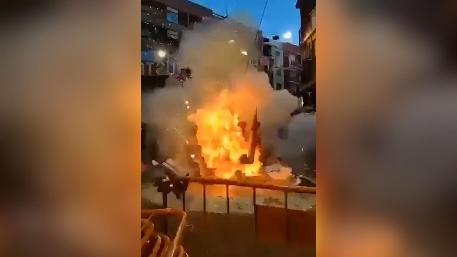 Imatges del moment que esclata la falla