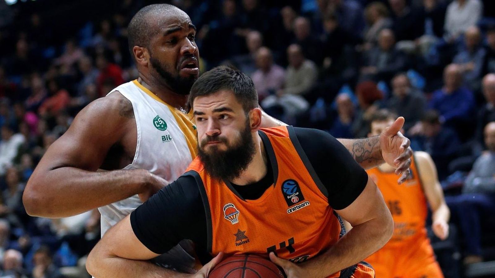 Dubljevic ataca davant la presència de Samuels