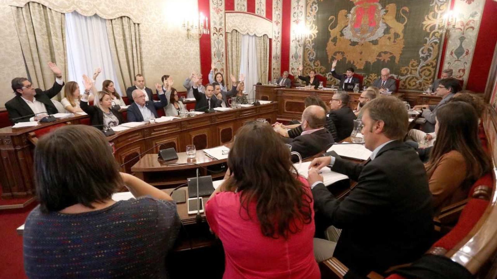 Votació de la reducció de l'IBI en la sessió plenària de l'Ajuntament d'Alacant