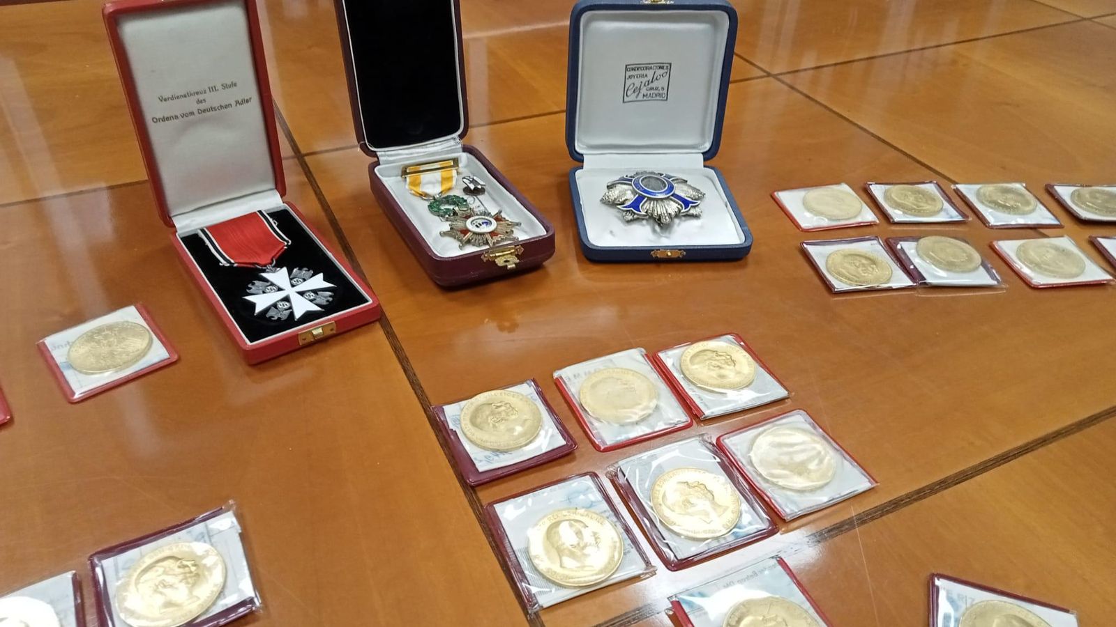 Col·lecció de monedes i medalles que subhastarà la Generalitat