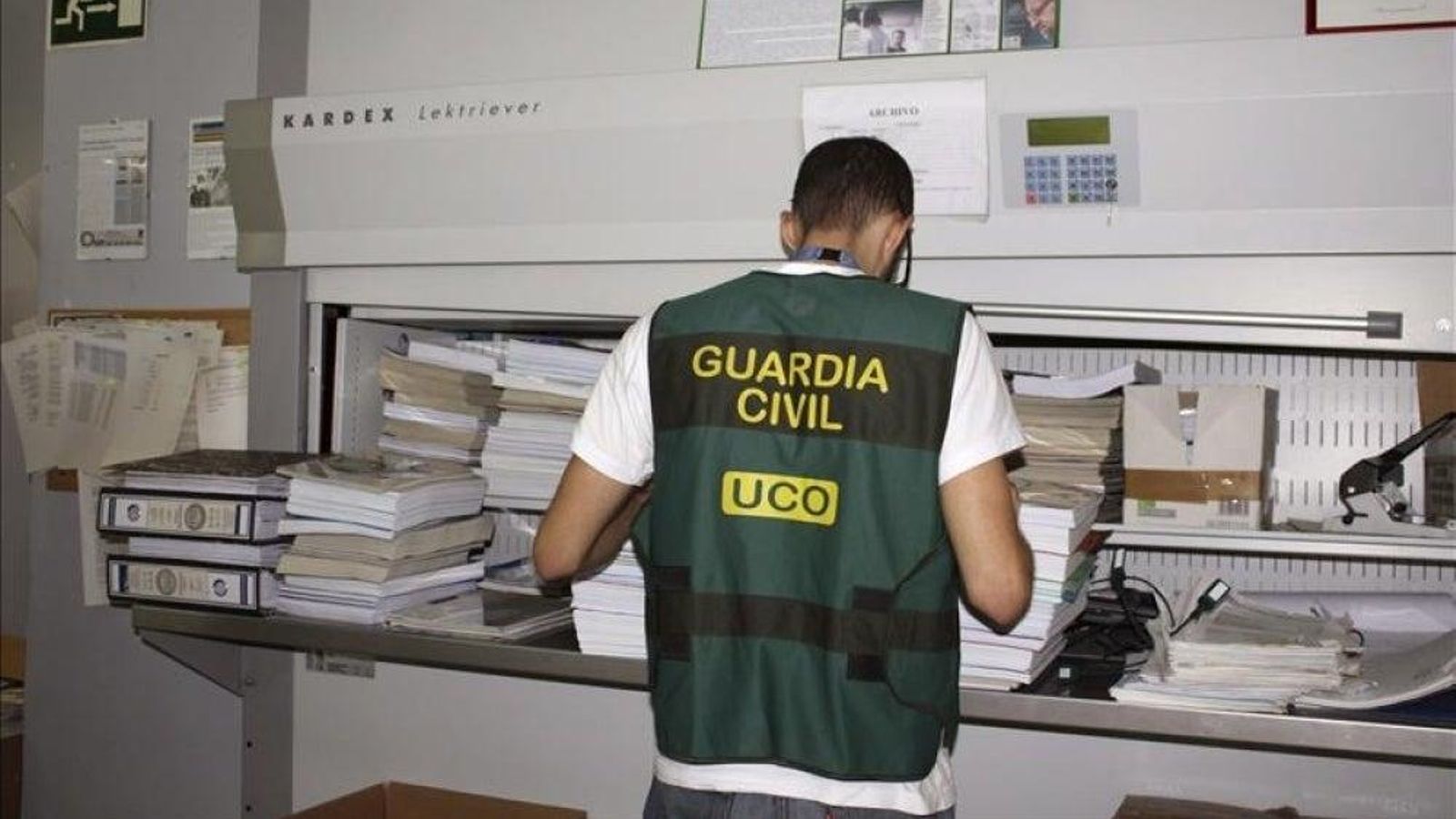 Agent de la unitat de delictes econòmics (UCO) de la Guàrdia Civil en una imatge d'arxiu