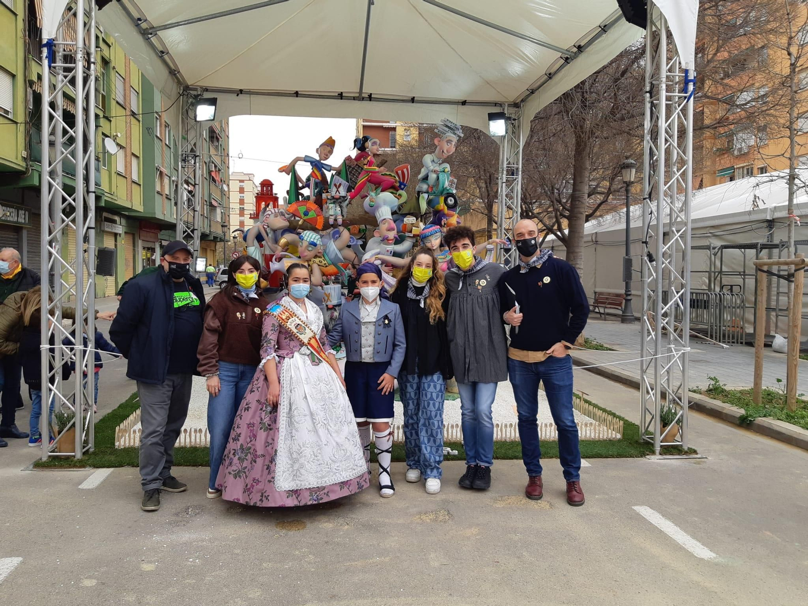 Jurat dels premis La Colla a les Falles 2022 amb la fallera major i el president infantils d'Arxiduc Carles - Músic Gomis