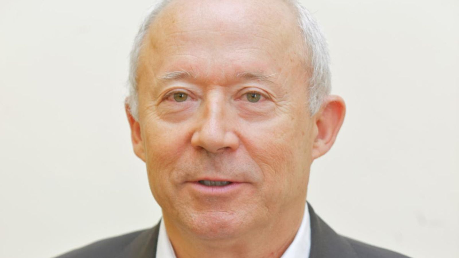 Escolta ací l'entrevista completa a l'acadèmic Emili Casanova