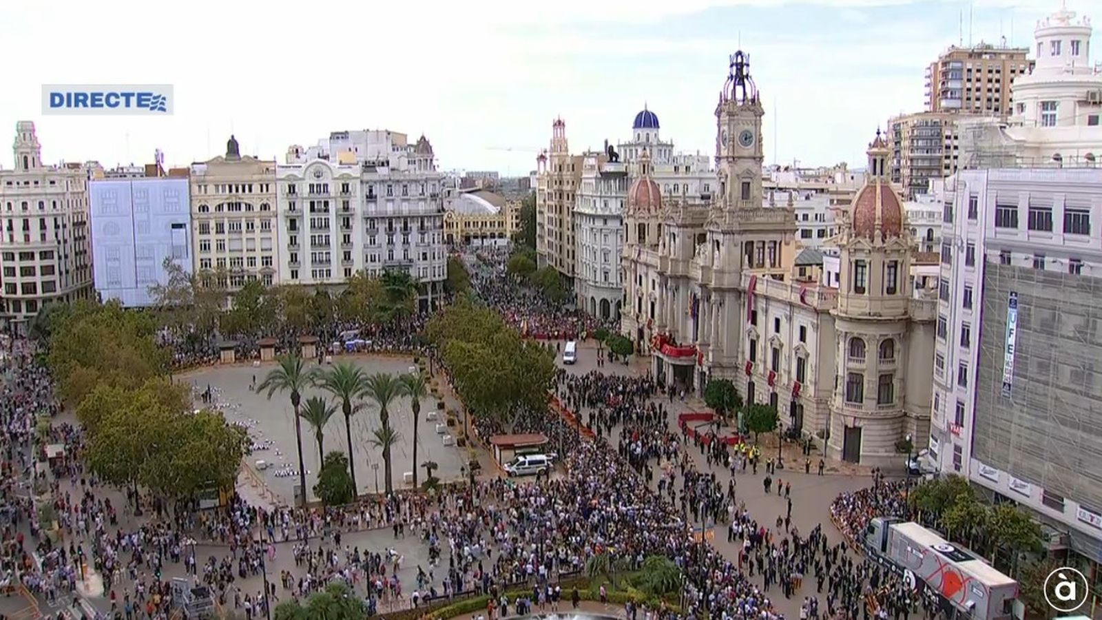 Desplegament tècnic a la Plaça de l'Ajuntament de València