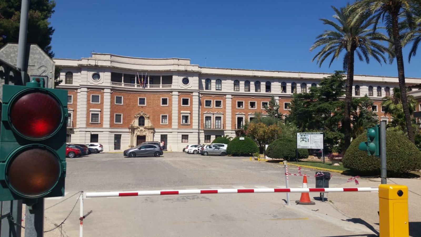 El menor detingut per apunyalar una professora estarà en règim tancat per sis mesos