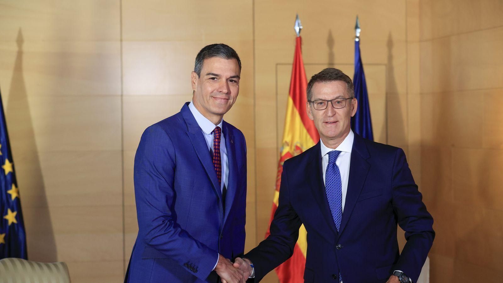 El president del govern en funcions, Pedro Sánchez, i el líder del PP, Alberto Núñez Feijóo, al Congrés El president del govern en funcions, Pedro Sánchez, i el líder del PP, Alberto Núñez Feijóo, al Congrés