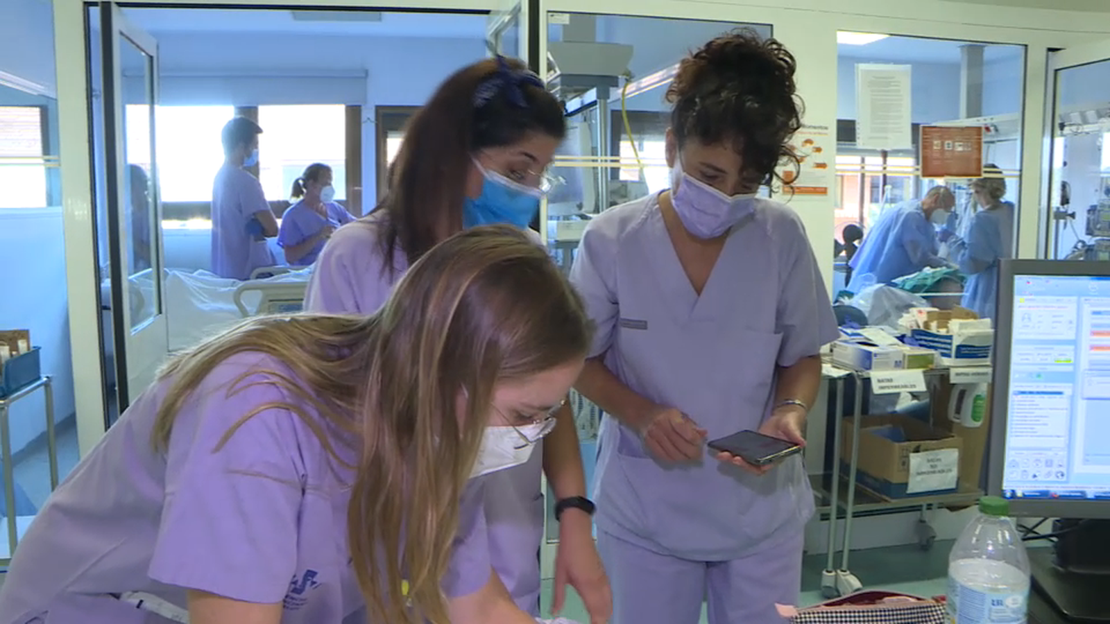 Personal mèdic de l'UCI de l'Hospital Lluís Alcanyís de Xàtiva